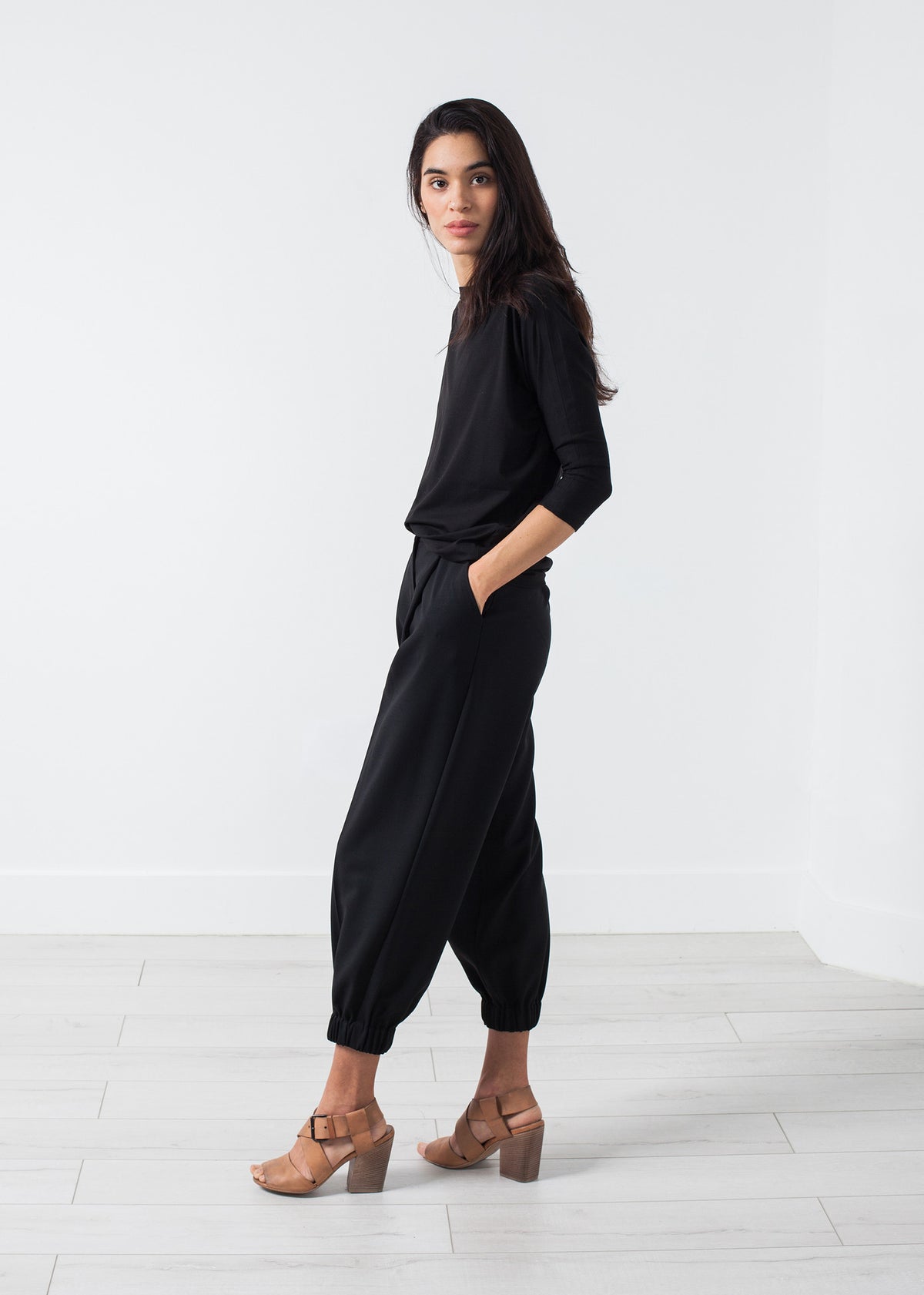 Top met boothals in zwart