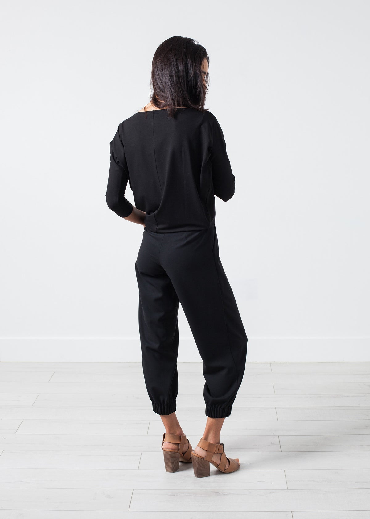 Top met boothals in zwart