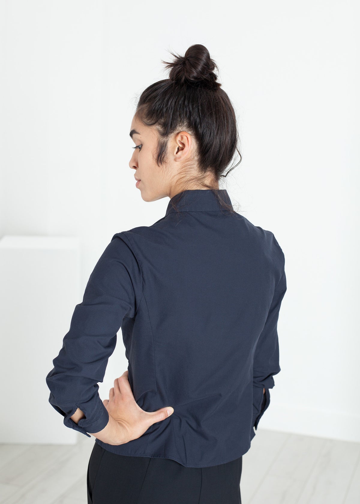 Chemise de smoking froissée en bleu marine