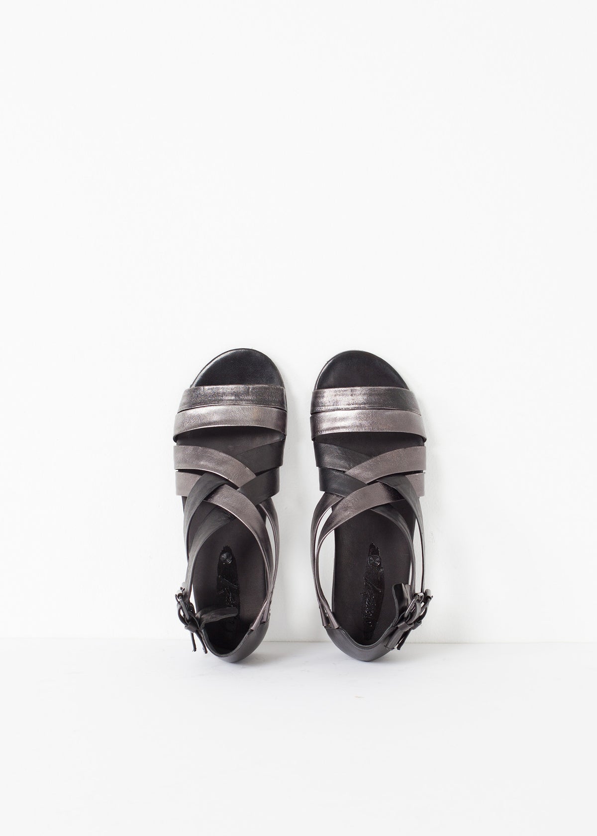 Sandale Wrap en Noir/Acier